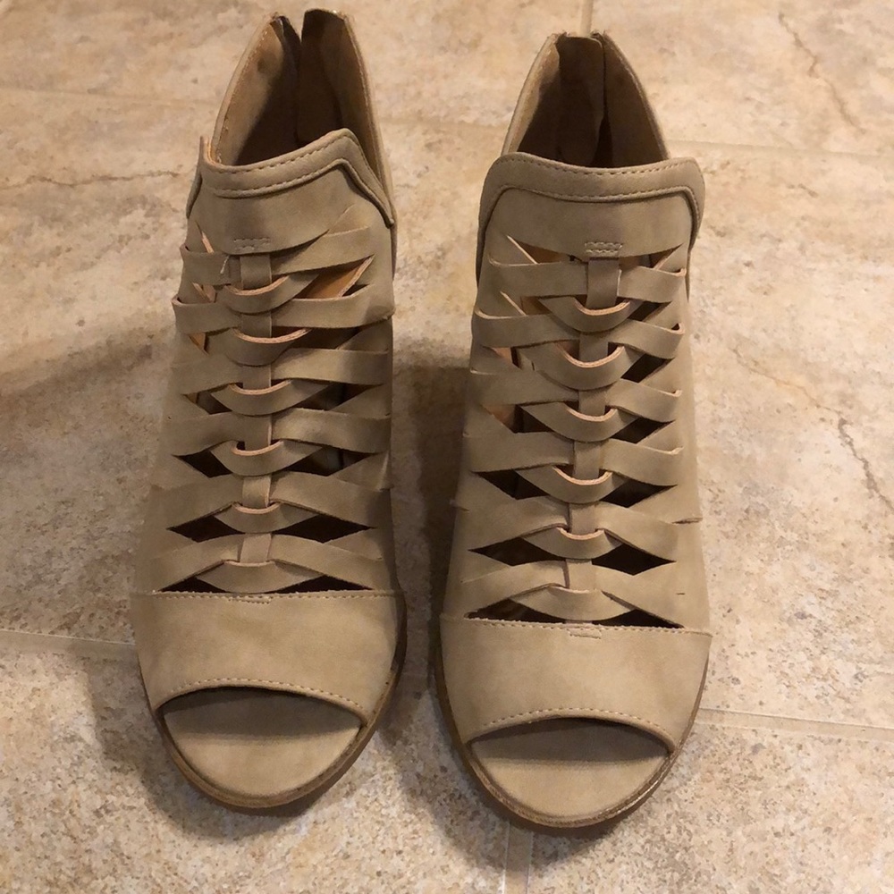Sandals/heels